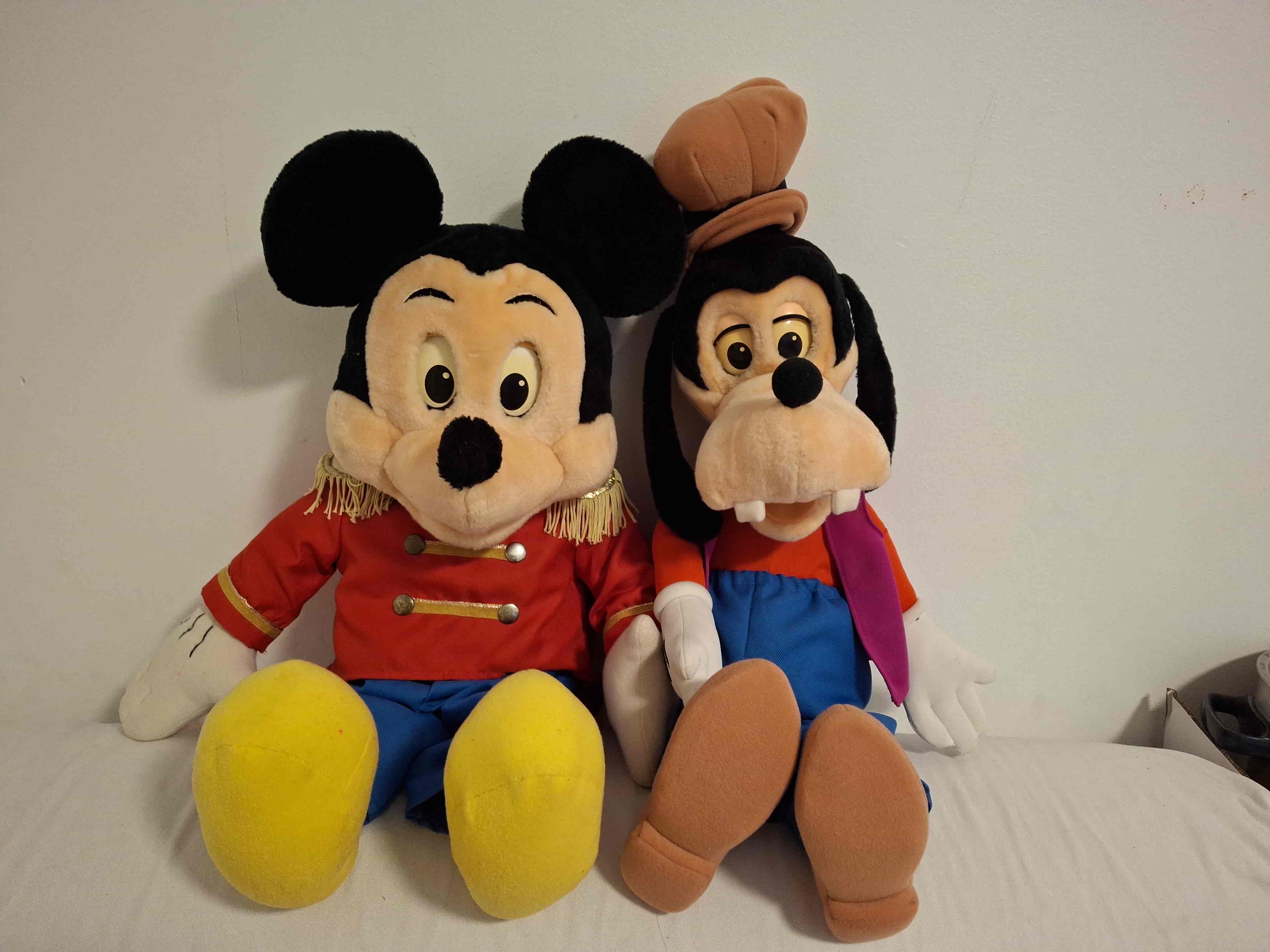 Mickey and Goofy plush pair