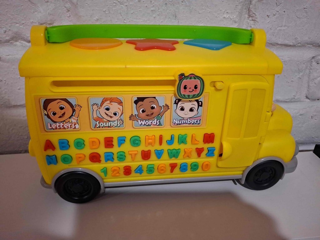 CoComelon Musical Learning Bus